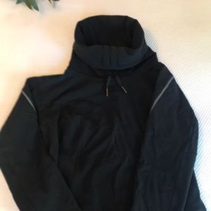 Lululemon turtleneck sweatshirt